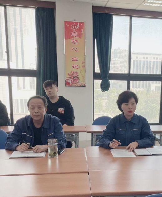 簡篇-【初心產(chǎn)發(fā)  四融五有】“五一”我在崗丨堅守詮釋責任  服務彰顯擔當